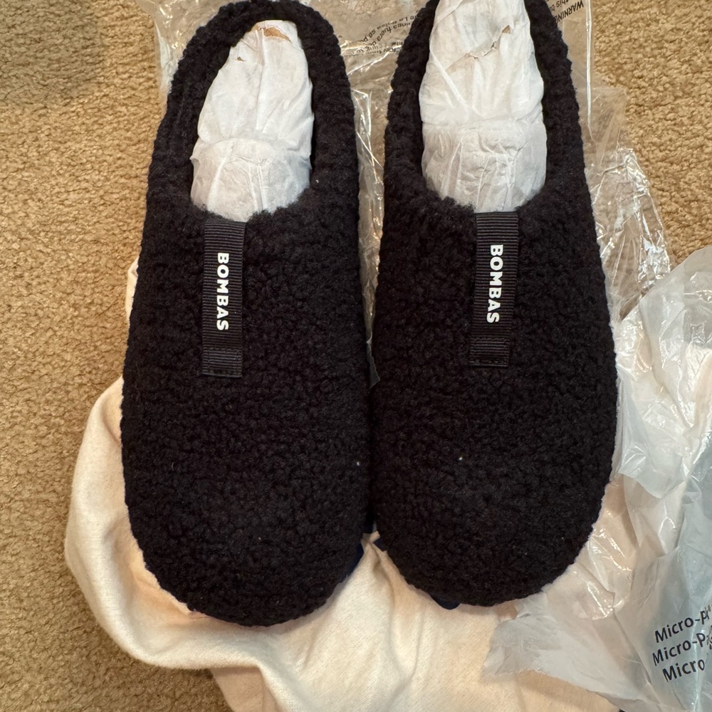 NWT BOMBAS The Sunday Slipper for men size 8 black